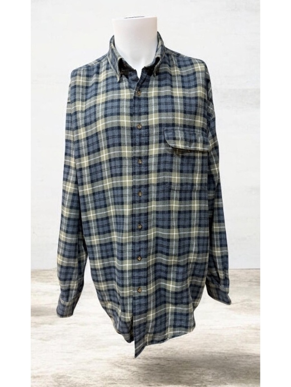 Eddie Bauer Men's Flannel Blue Beige Plaid Button-Up Shirt Sz L